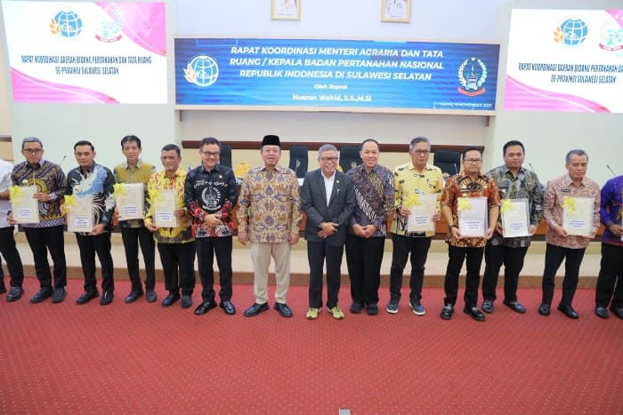 Menteri ATR/BPN Nusron Wahid 254 Sertipikat Aset Daerah di Sulsel