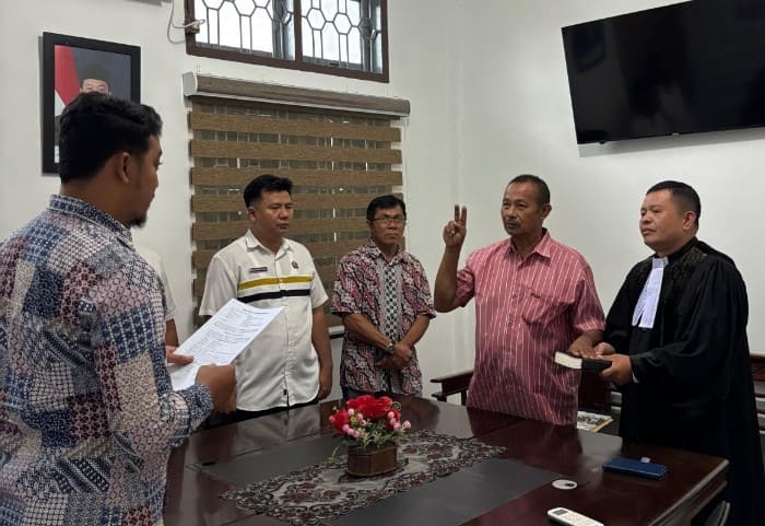 Kantah Nias Selatan Ambil Sumpah Pernyataan Kehilangan Sertipikat Tanah Terhadap Saroziduhu Zamili