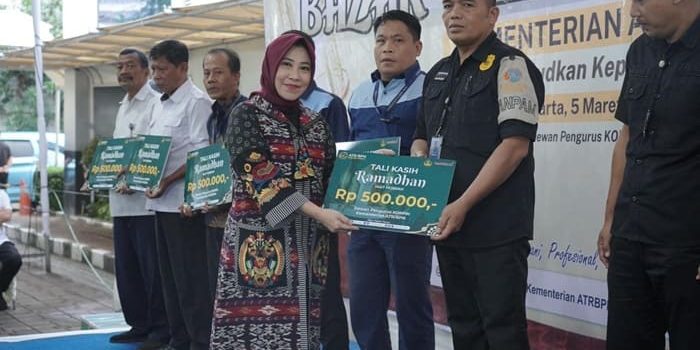Kisah Aang di Ramadan Satpam ATRBPN yang Setia Mengabdi Sambil Rawat Anak Disabilitas
