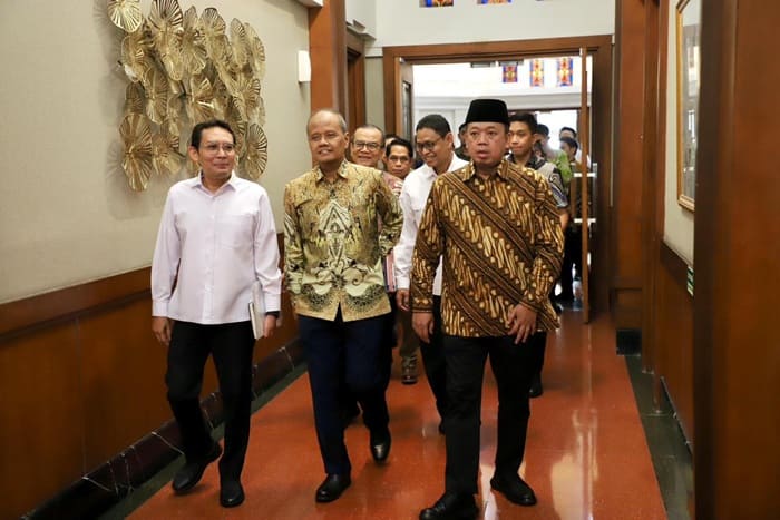 Nusron Wahid Siapkan 849 Ribu Hektare Lahan untuk Proyek Energi Nasional, Target PLTS 100 GW