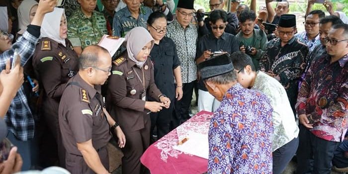 Drama Panjang Berakhir! Mbah Tupon Menang Melawan Mafia Tanah