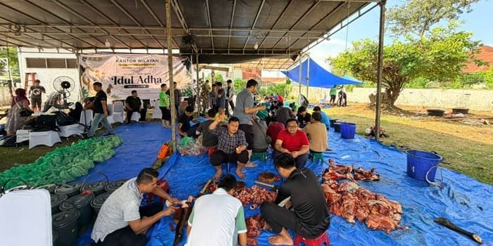 Kanwil BPN Sumut Sembelih 11 Hewan Kurban, Daging Dibagikan ke Warga dan Pegawai Honorer