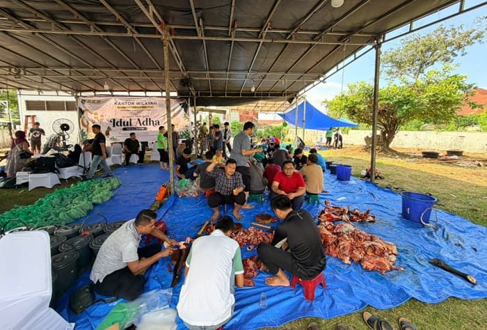 Kanwil BPN Sumut Sembelih 11 Hewan Kurban, Daging Dibagikan ke Warga dan Pegawai Honorer