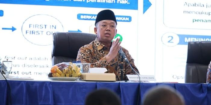ATRBPN Targetkan Peralihan Hak Selesai 10 Hari, Nusron Wahid Minta Pegawai Layani Rakyat dengan Hati ATRBPN Targetkan Peralihan Hak Selesai 10 Hari, Nusron Wahid Minta Pegawai Layani Rakyat dengan Hati