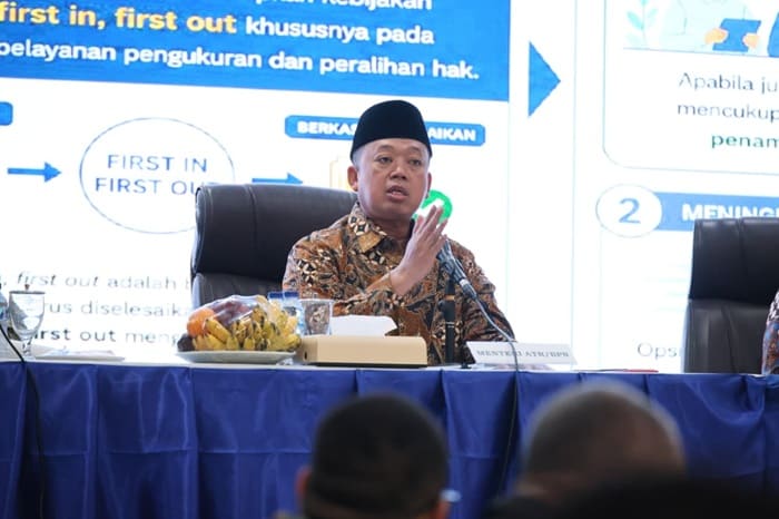 ATRBPN Targetkan Peralihan Hak Selesai 10 Hari, Nusron Wahid Minta Pegawai Layani Rakyat dengan Hati ATRBPN Targetkan Peralihan Hak Selesai 10 Hari, Nusron Wahid Minta Pegawai Layani Rakyat dengan Hati