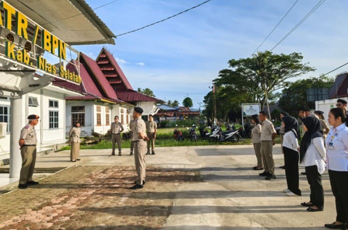 Apel Pagi Kantah Nias Selatan, Supratman Tekankan Dedikasi untuk Tingkatkan Layanan