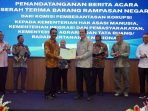 Sekjen ATRBPN Dalu Agung Darmawan Terima Barang Rampasan Negara dari KPK